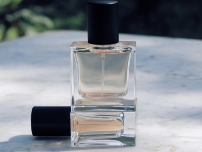 Jak skutecznie sprawdzić oryginalność perfum?